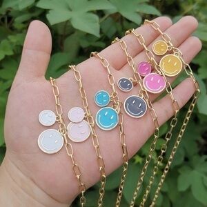 3/$30 💛 Smiley Face Necklace